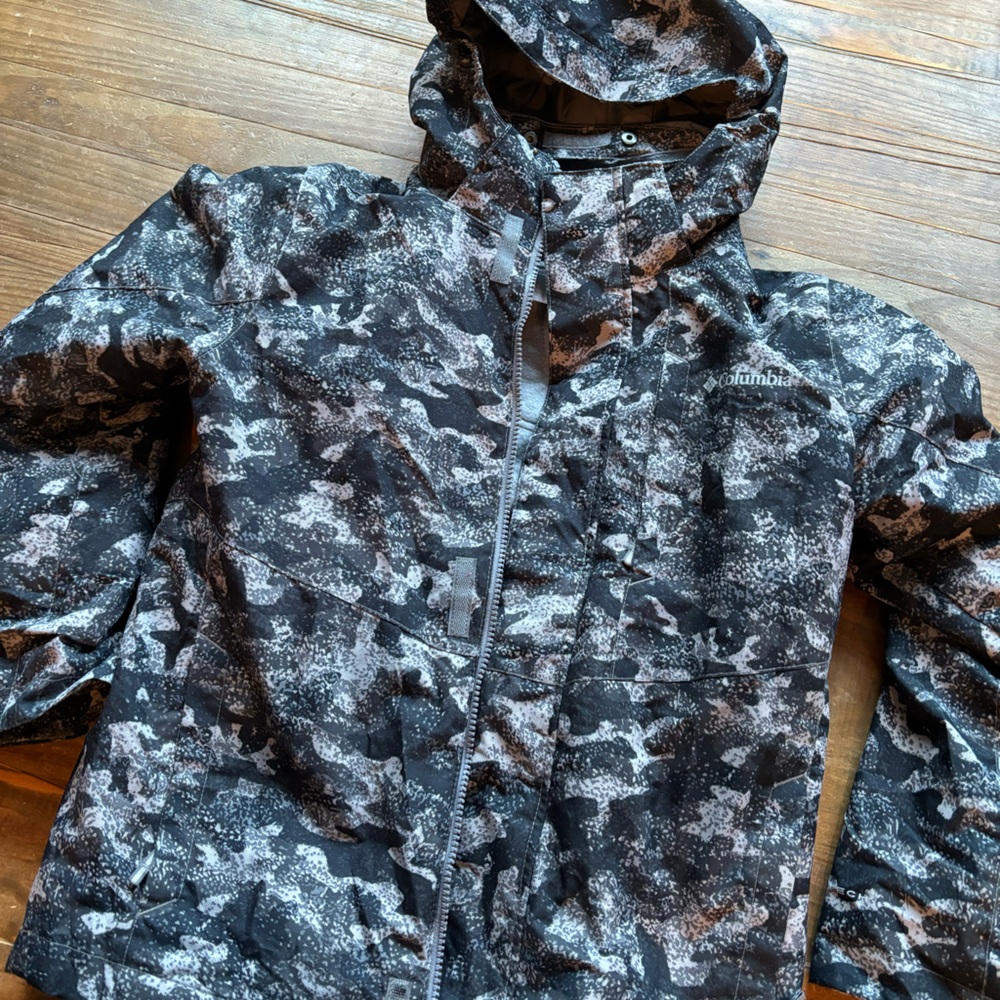 As new Columbia Ski jacket